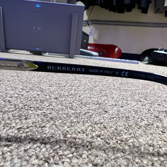 Burberry eyeglasses ( prescription) . - Picture 4 of 5